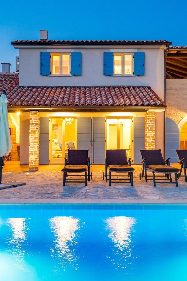 Villa Leticia Hreljici Luaran gambar