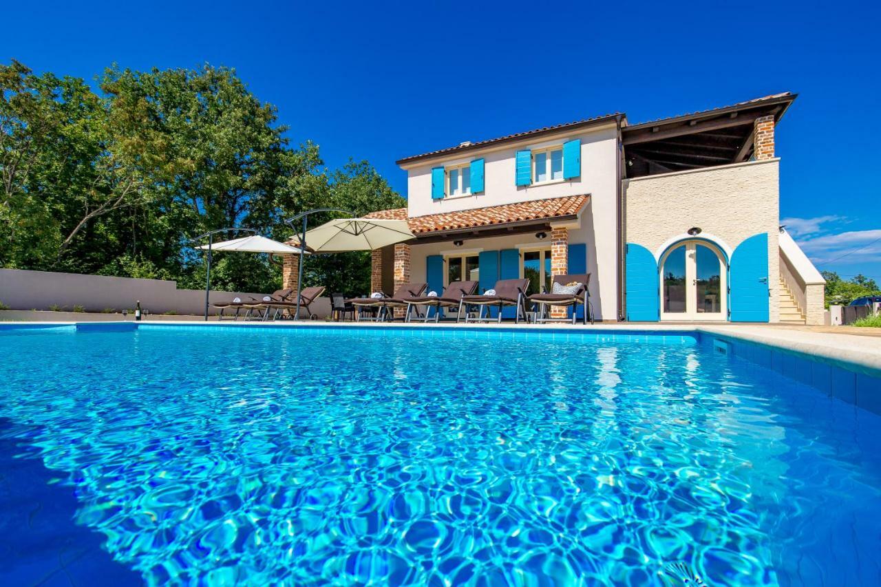 Villa Leticia Hreljici Luaran gambar