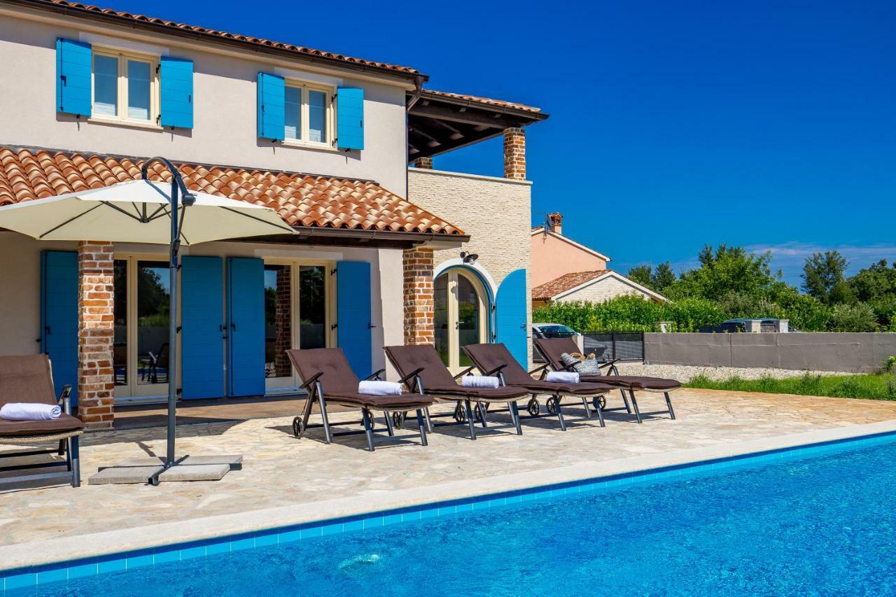 Villa Leticia Hreljici Luaran gambar