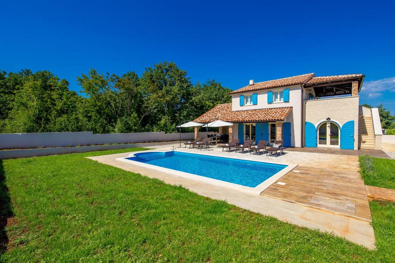Villa Leticia Hreljici Luaran gambar