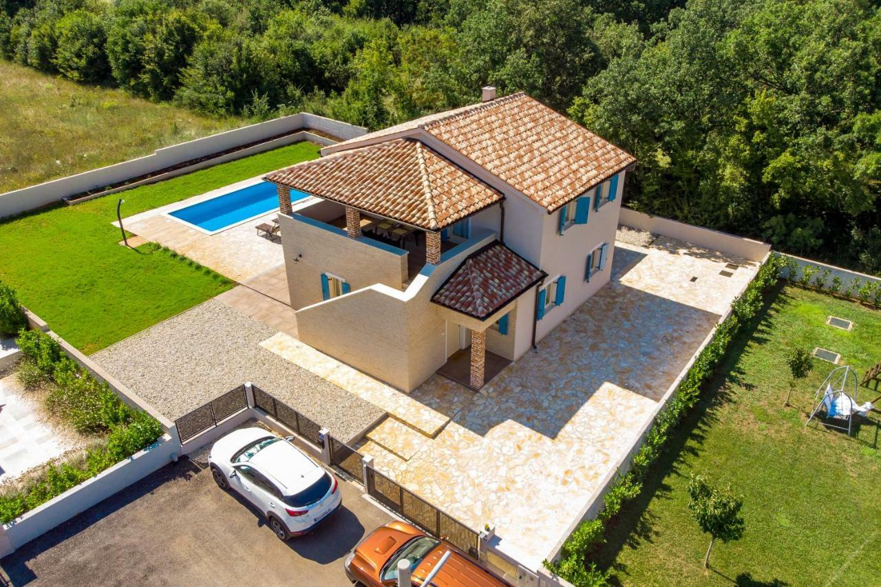 Villa Leticia Hreljici Luaran gambar
