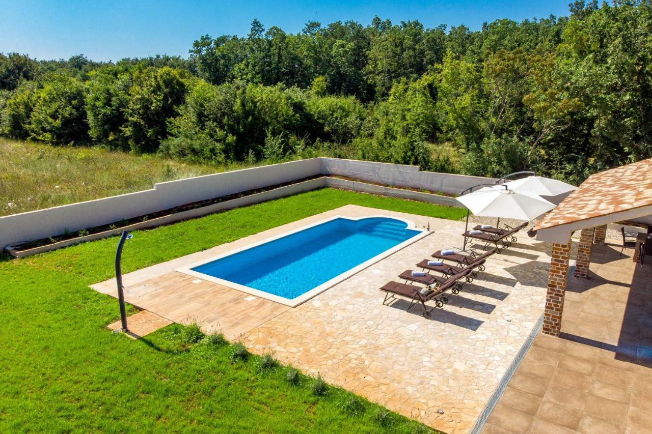 Villa Leticia Hreljici Luaran gambar